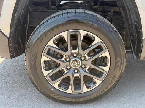 Used 2023 Toyota Tundra Limited AWD/4WD image 9
