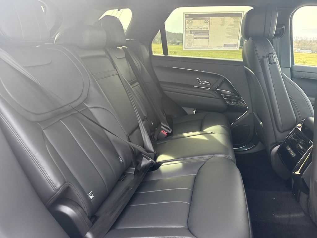 New 2026 Land Rover Range Rover Sport SE AWD/4WD image 18