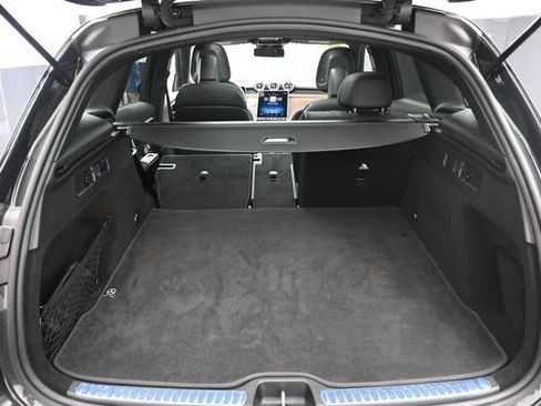 Used 2025 Mercedes-Benz GLC 300 w/ AMG Line image 24