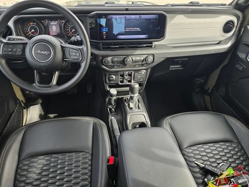Used 2026 Jeep Wrangler Unlimited Sport AWD/4WD image 15