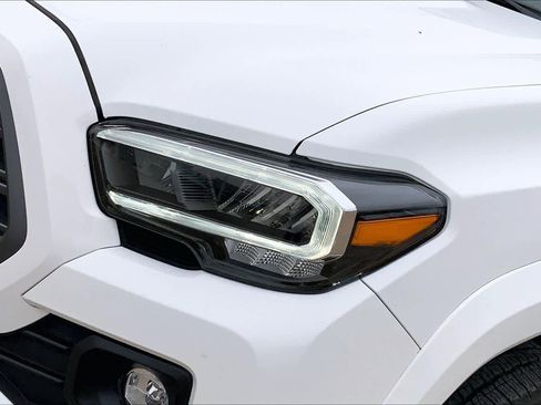 Used 2023 Toyota Tacoma TRD Sport w/ Technology Package image 28