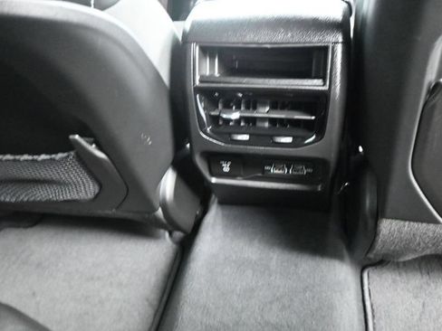 Used 2023 Jeep Grand Cherokee Altitude AWD/4WD image 13