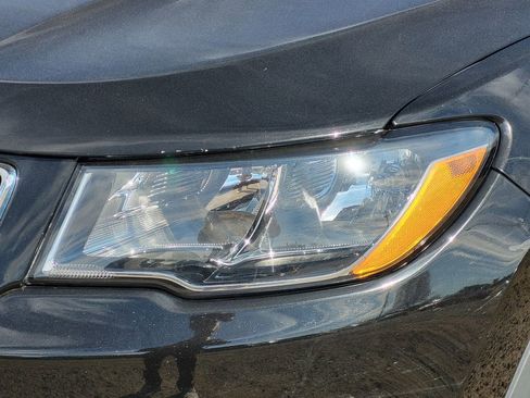 Used 2017 Jeep Compass Limited w/ Navigation Group image 29