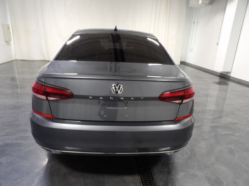 Used 2022 Volkswagen Passat 2.0T FWD image 5