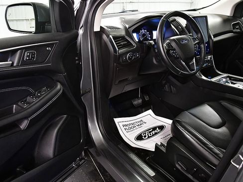 Used 2022 Ford Edge Titanium w/ Equipment Group 301A AWD/4WD image 17