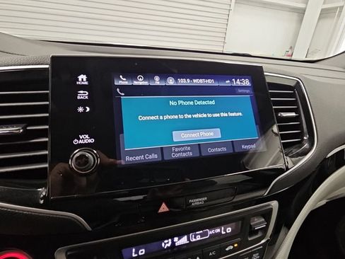 Used 2021 Honda Pilot Touring image 16