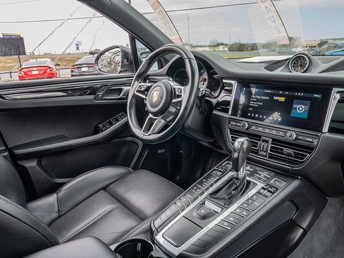 Used 2020 Porsche Macan S image 20