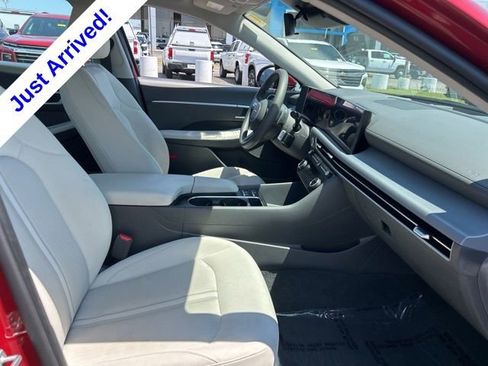 Used 2025 Hyundai Sonata SEL FWD image 31