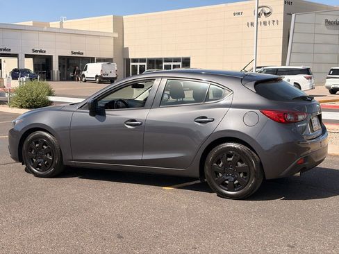 Used 2016 MAZDA MAZDA3 i Sport FWD image 4