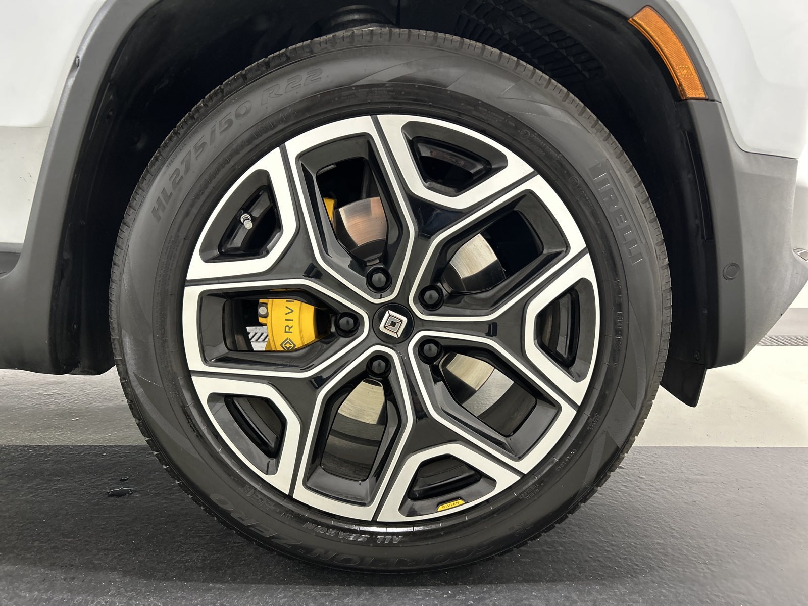 Used 2022 Rivian R1T Adventure AWD/4WD image 11