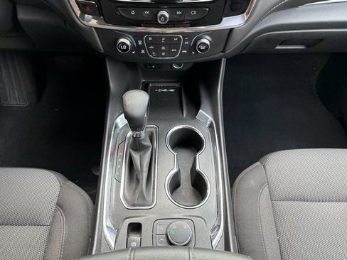 Used 2023 Chevrolet Traverse LT image 34