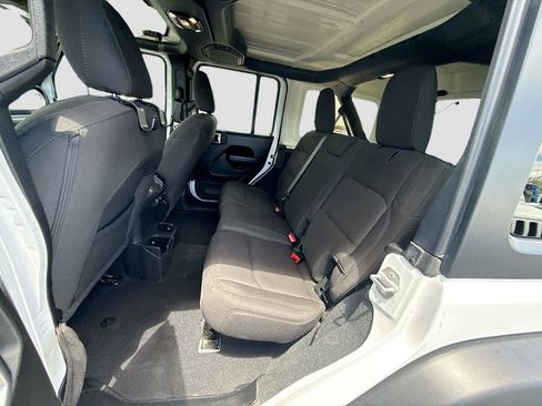 Used 2022 Jeep Wrangler Unlimited Sport image 27