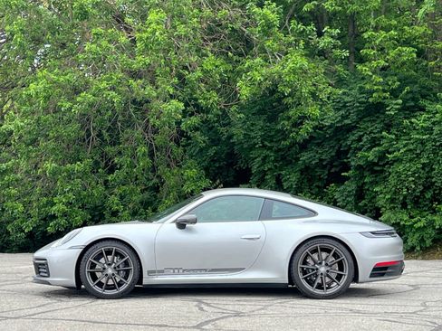 Certified 2024 Porsche 911 Carrera T RWD image 2