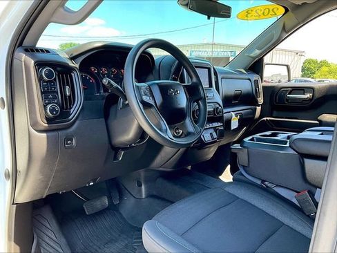 Used 2023 Chevrolet Silverado 1500 Custom Trail Boss w/ LPO, Dark Essentials Package AWD/4WD image 8