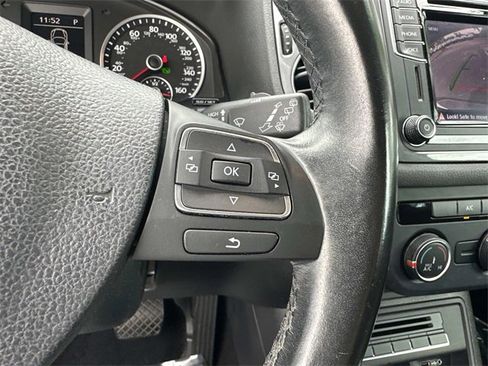 Used 2017 Volkswagen Tiguan Limited w/ Premium Package image 25