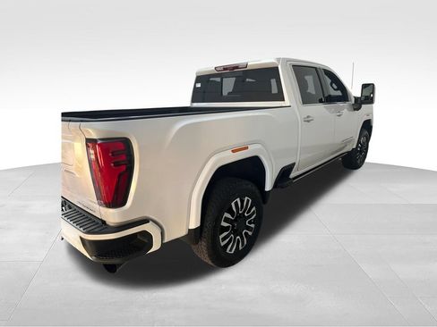 Used 2024 GMC Sierra 2500 Denali Ultimate AWD/4WD image 5