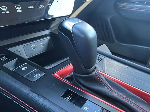 Certified 2025 Nissan Kicks SR image 28