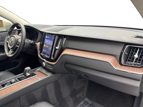Used 2023 Volvo XC60 B5 Plus FWD image 52