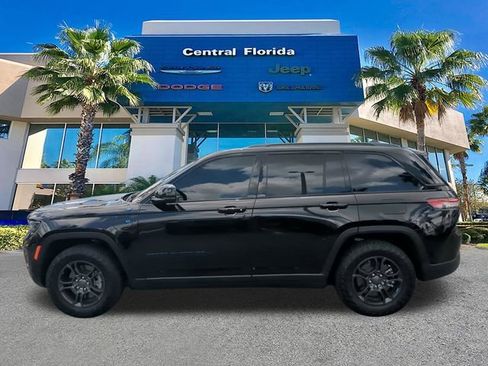 Certified 2025 Jeep Grand Cherokee Trailhawk w/ Advanced Protech Group II AWD/4WD image 8