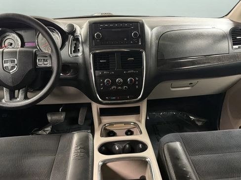 Used 2014 Dodge Grand Caravan SXT FWD image 14