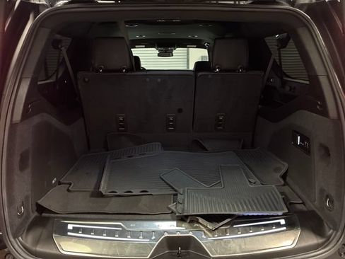 Used 2022 Cadillac Escalade ESV Luxury AWD/4WD image 12