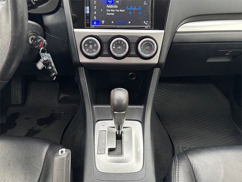 Used 2017 Subaru Crosstrek 2.0i Premium image 11