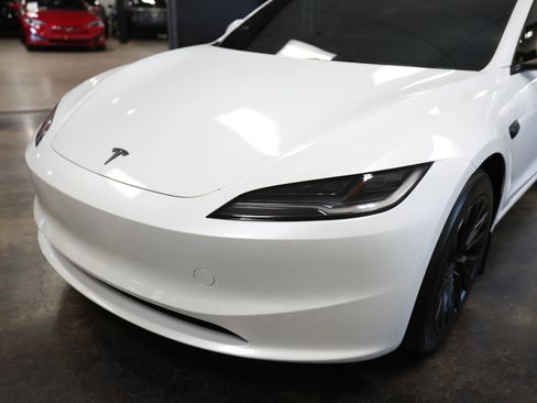 Used 2024 Tesla Model 3 Standard Range image 9