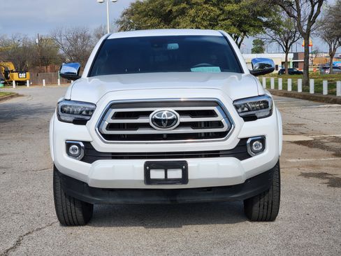 Used 2023 Toyota Tacoma Limited image 32