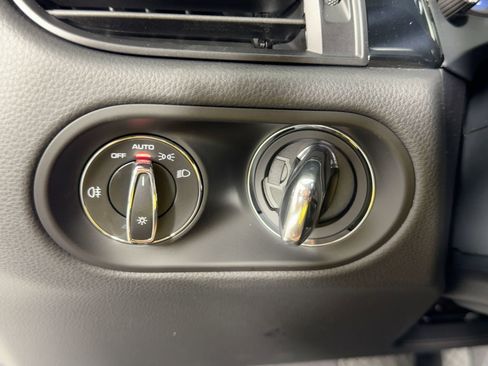 Used 2026 Porsche Macan image 26