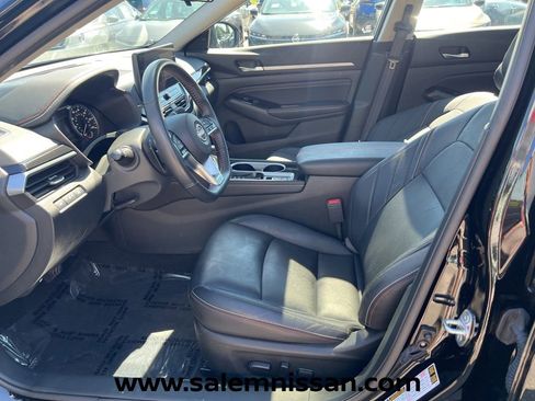 Used 2023 Nissan Altima 2.5 SR w/ SR Premium Package AWD/4WD image 9