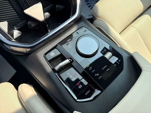 Used 2025 BMW X3 xDrive30i w/ Convenience Package image 33