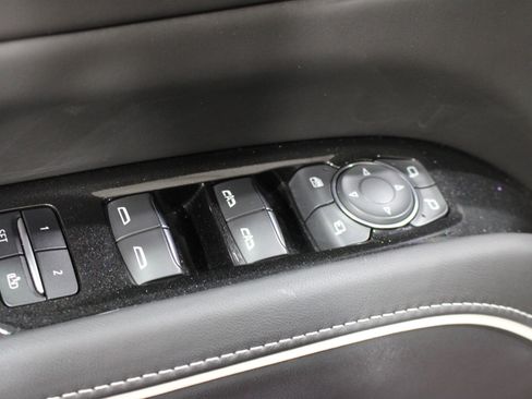 Used 2022 Cadillac Escalade Premium Luxury Platinum image 7