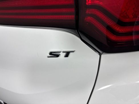 Certified 2024 Buick Encore GX Sport Touring FWD image 17