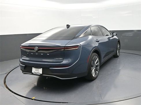 Used 2025 Toyota Crown Limited image 7