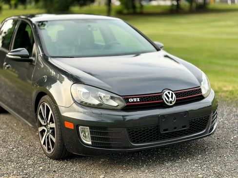 Used 2012 Volkswagen GTI 4-Door FWD image 21