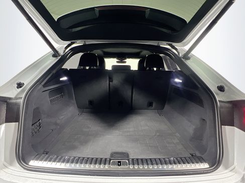 Used 2019 Audi Q8 Prestige w/ Luxury Package image 34