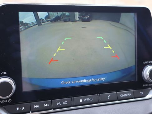 Used 2024 Nissan Sentra SV FWD image 7