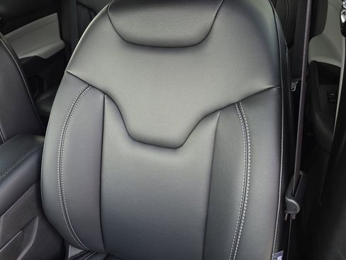 New 2026 Jeep Compass Limited image 8