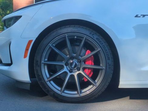 Used 2020 Chevrolet Camaro LT w/ Technology Package RWD image 19
