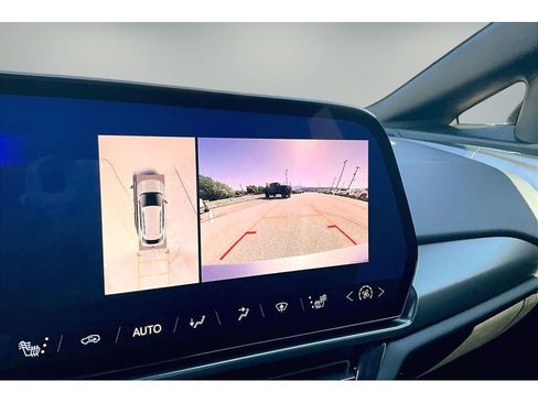 Used 2024 Chevrolet Equinox EV RS FWD image 14