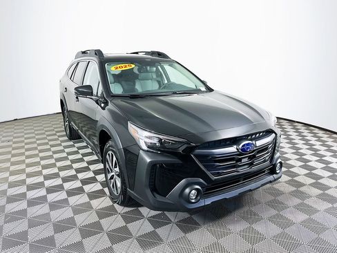 Used 2025 Subaru Outback Premium w/ Popular Package #1A AWD/4WD image 3