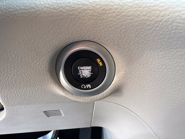 Used 2022 Chrysler Pacifica Limited FWD image 26