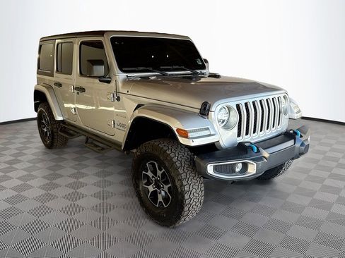 Used 2023 Jeep Wrangler Unlimited Sahara w/ Cold Weather Group AWD/4WD image 4