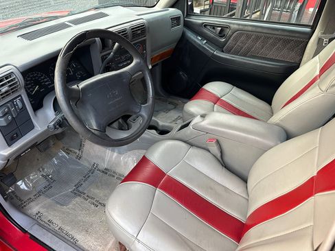 Used 1995 GMC Sonoma SLS image 12