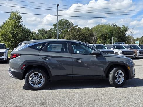 New 2026 Hyundai Tucson SE image 9