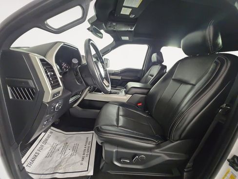 Used 2018 Ford F150 Lariat w/ Equipment Group 502A Luxury AWD/4WD image 9