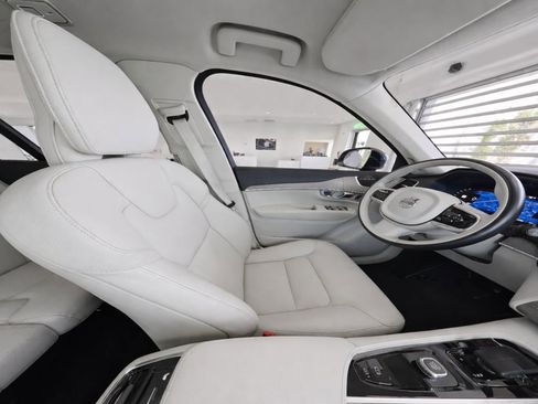 Certified 2024 Volvo XC90 B6 Plus AWD/4WD image 10