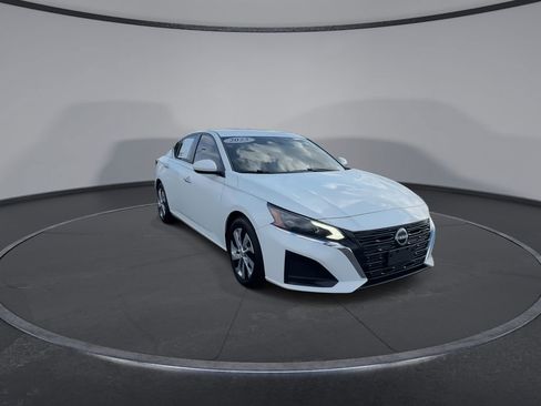 Used 2023 Nissan Altima 2.5 S FWD image 3