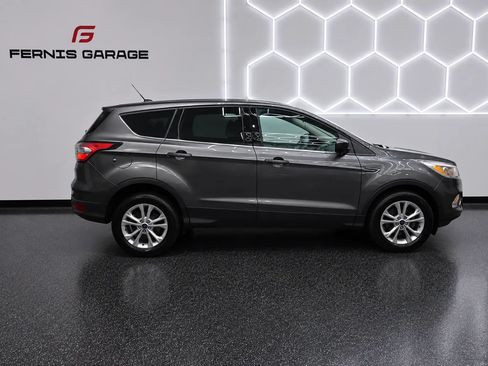 Used 2017 Ford Escape SE FWD image 15