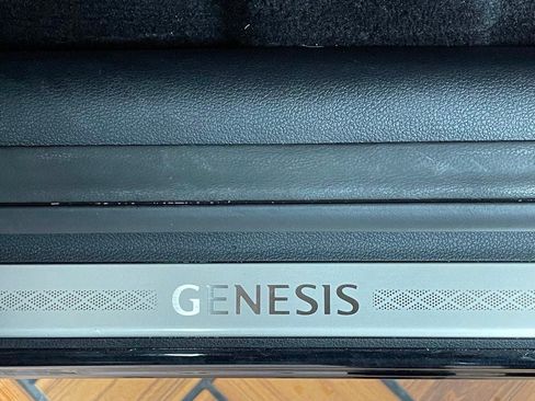 Used 2025 Genesis GV80 3.5T Advanced AWD/4WD image 14